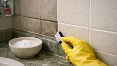 Cómo limpiar las juntas de azulejo y dejar la boquilla blanca sin tallar de más