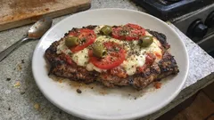 Matambre a la pizza en la parrilla: precócelo y queda jugoso con queso derretido